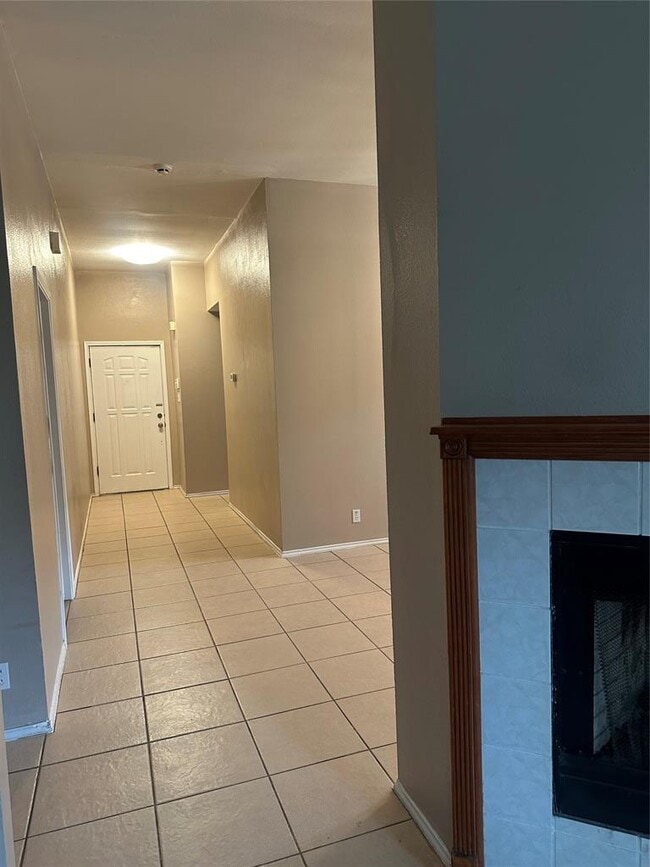 Building Photo - 1013 Great Britain Blvd