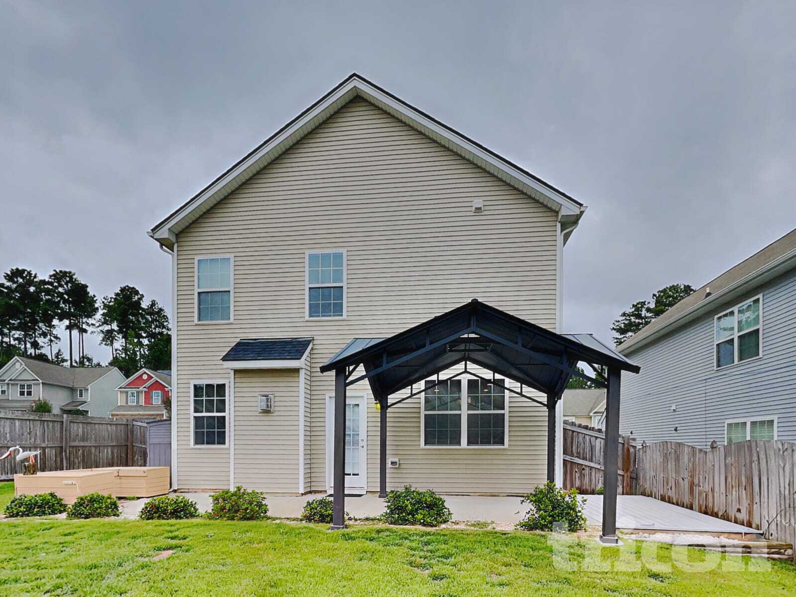 Building Photo - 1304 Lombar St