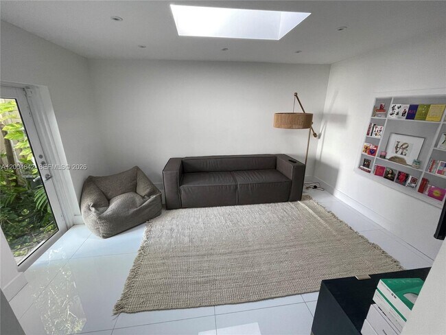 Building Photo - 3483 Chase Ave