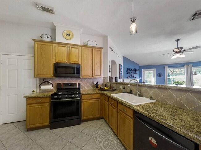 Building Photo - 5718 Indigo Trails Dr