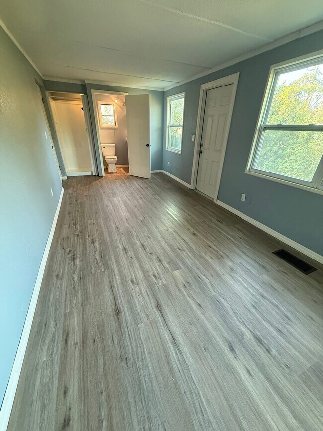 Building Photo - 10495 118th Ave N