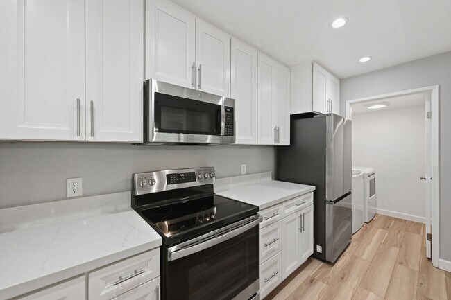 Building Photo - 4060 Rosenda Ct
