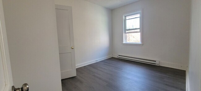 Building Photo - Newly Renovated 3BR Home – Lancaster – Move-In Ready