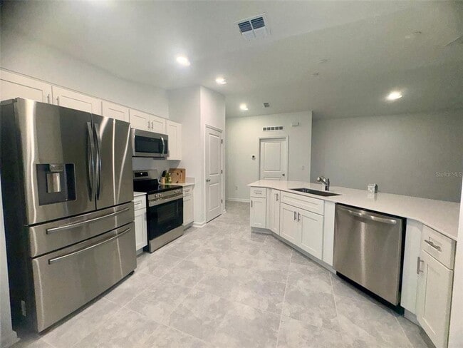 Building Photo - 4794 Cloister St