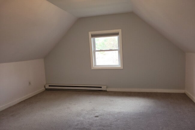 Building Photo - 115 Maolis Ave