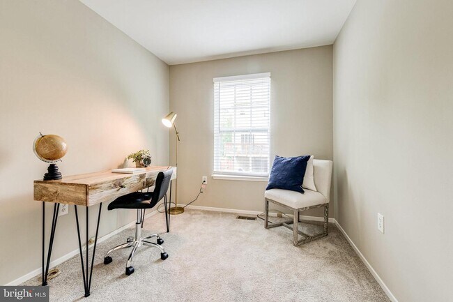 Building Photo - 8624 Venoy Ct