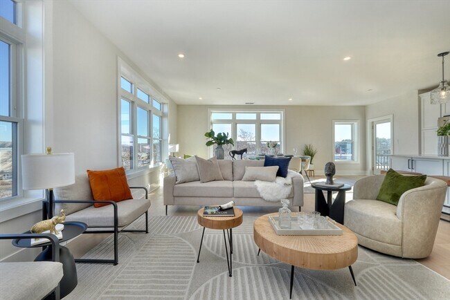 Building Photo - 62 Foundry St