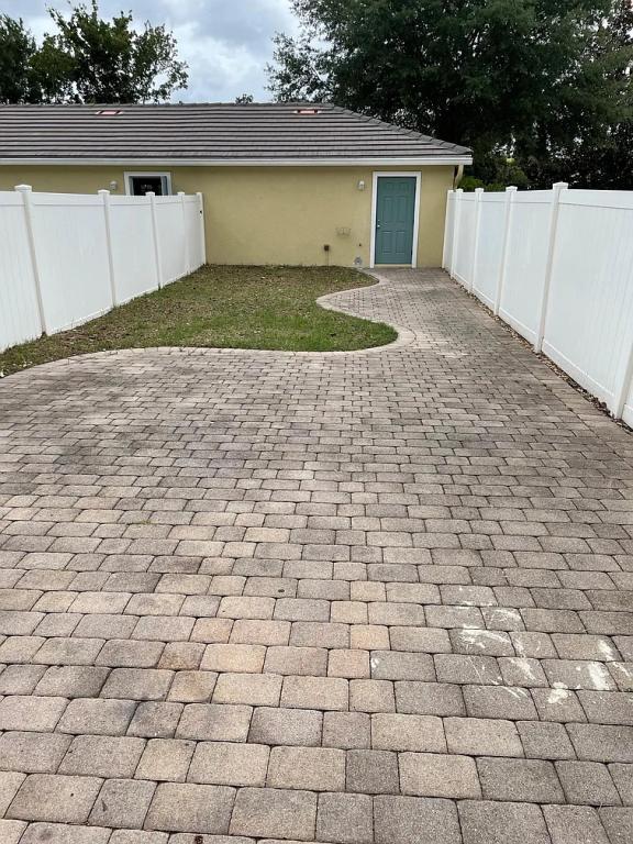 Building Photo - 7355 Millstone St