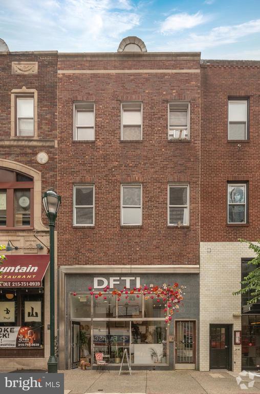 Building Photo - 2032 Chestnut St