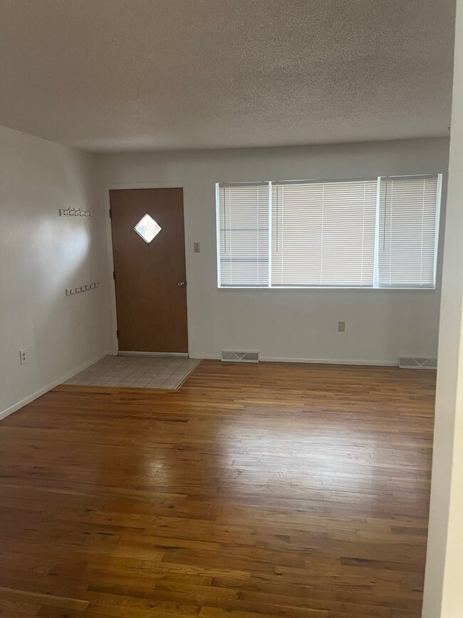 Building Photo - 3-Bedroom Home Near Middle & High School with Large Fenced Yard!