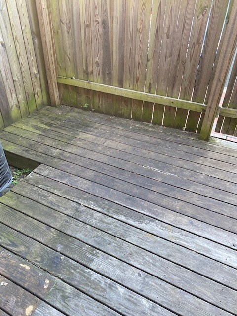 Building Photo - 1174 N Vermont St