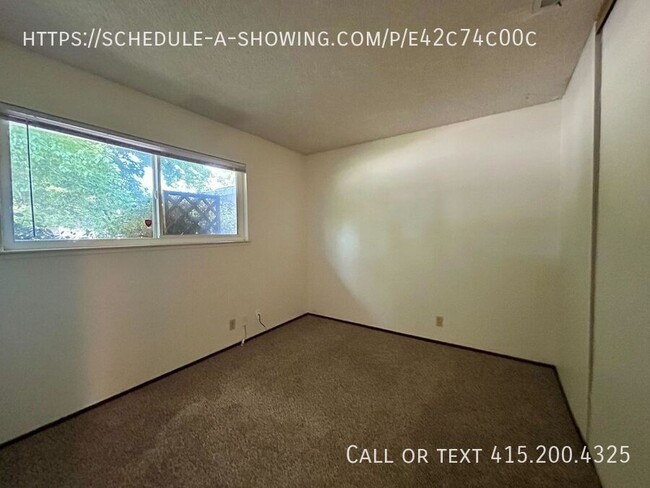 Building Photo - 258 Yellowstone Dr
