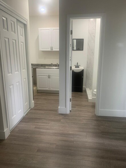 Primary Photo - 232 W 43rd St