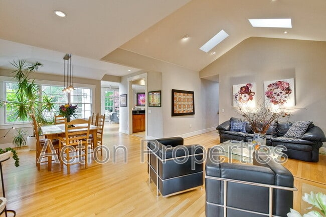 Building Photo - 714 Greer Rd