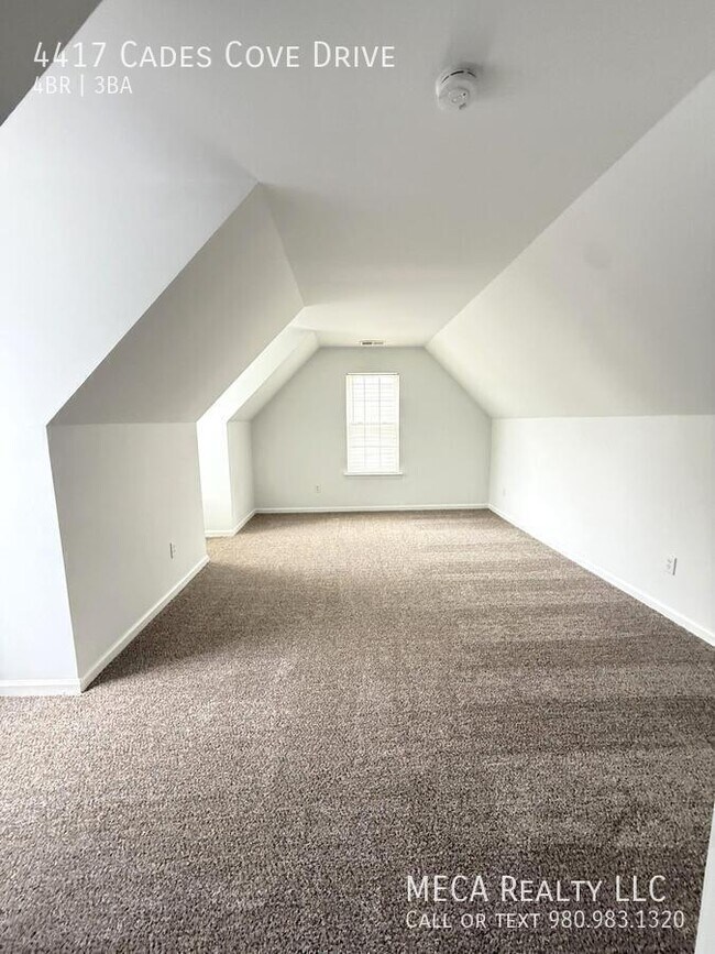 Building Photo - 4417 Cades Cove Dr