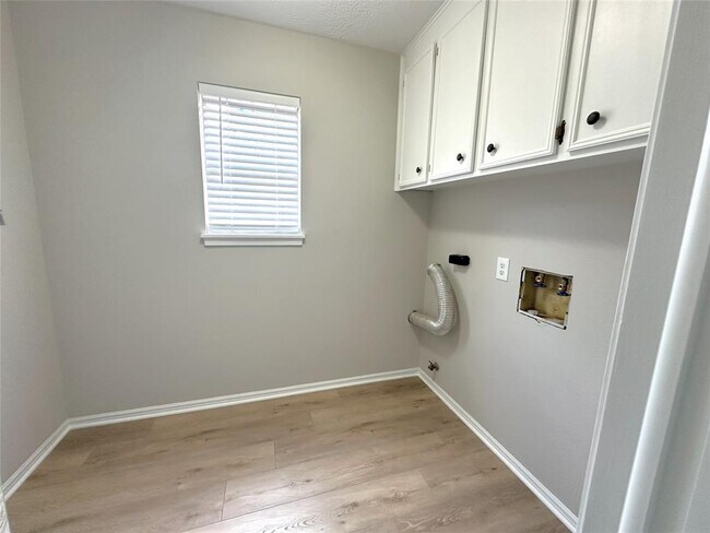 Building Photo - 714 Oder Ln