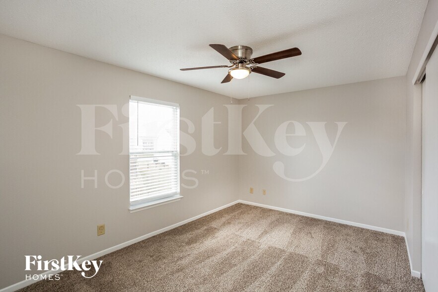 Building Photo - 721 Wheat Field Ln