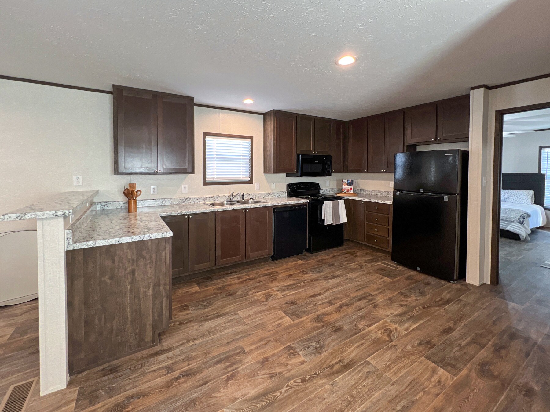 Kitchen - 615 San Rafael