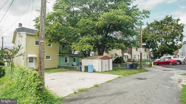 Building Photo - 349 S Springfield Rd
