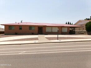 Building Photo - 4317 N Stanton St