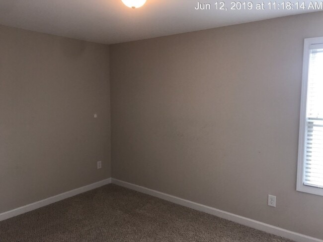 Building Photo - 124 Sorrel Ct