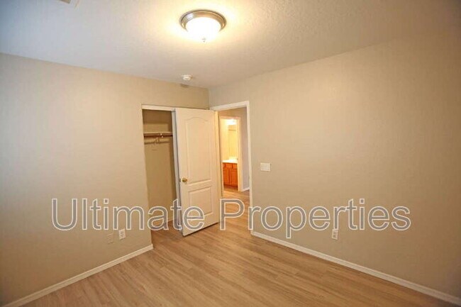 Building Photo - 2026 S 83rd Dr