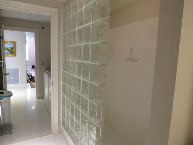 Building Photo - Harborside Club at 701