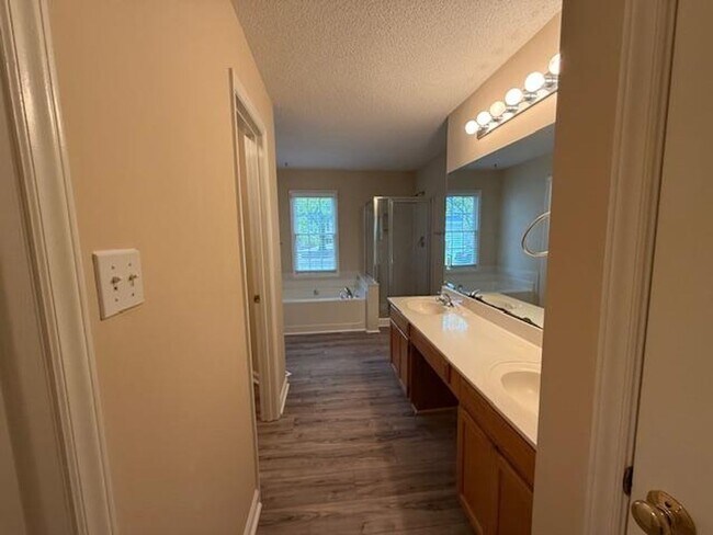 Building Photo - 211 Swansboro Dr