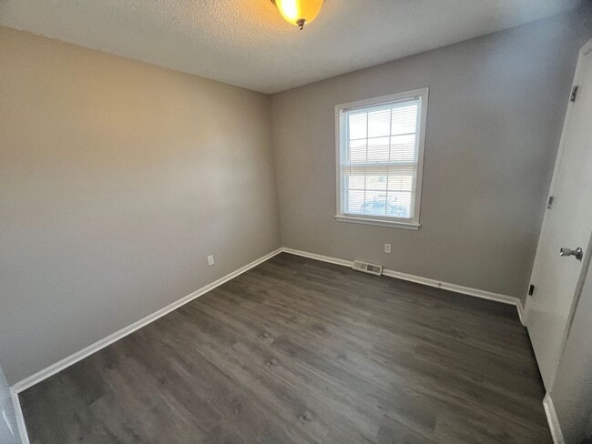 Building Photo - Beautiful Home with Two Living Rooms and Plenty of Outdoor Space