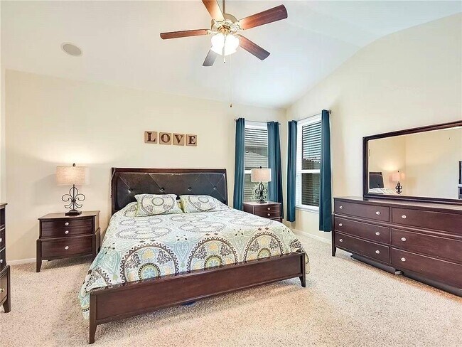 Building Photo - 140 Moulins Ln