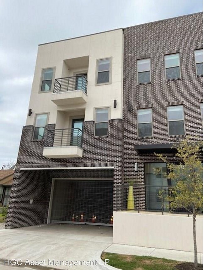 Building Photo - 333 Houston St