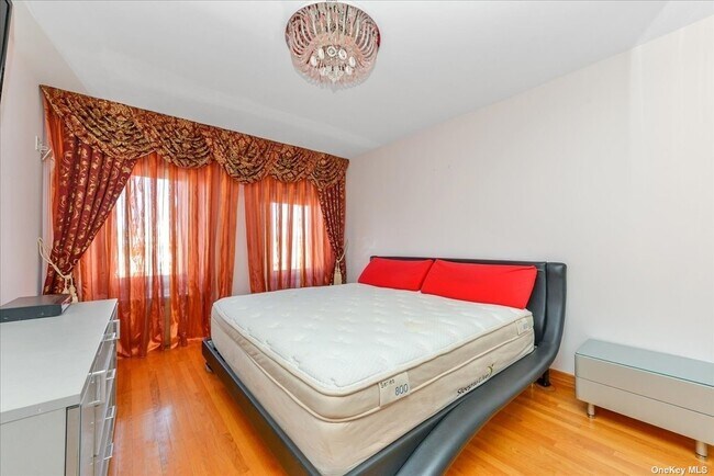 Building Photo - 70-21-70174 174th St