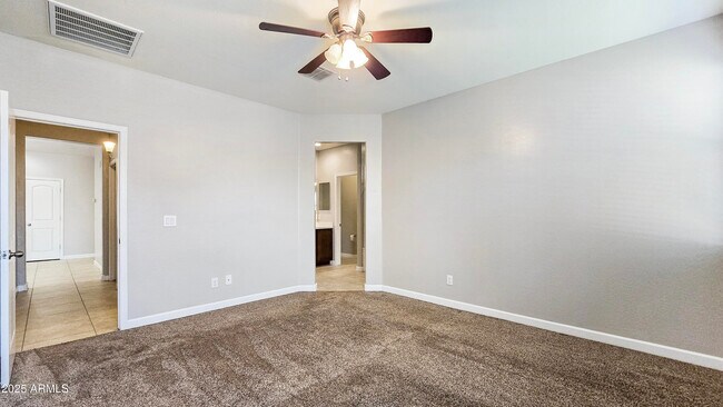 Building Photo - 23832 W Magnolia Dr