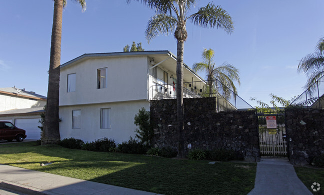 Primary Photo - Lehigh Apartments