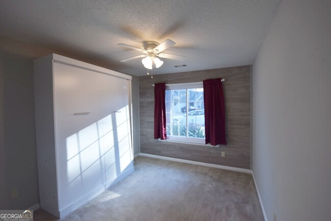 Building Photo - 715 S Fairfield Dr