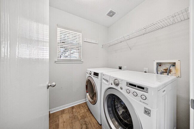 Building Photo - 6503 Warfield Ln