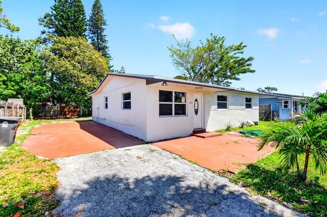Building Photo - 775 Snead Cir