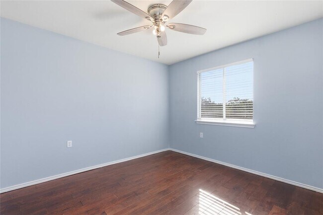 Building Photo - 1109 Mooreland Dr