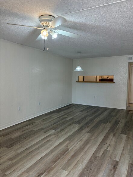 Building Photo - 10500 SW 108th St