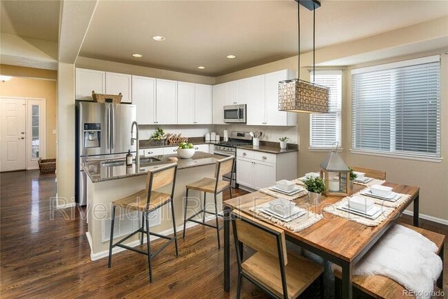 Building Photo - 3633 Desert Ridge Cir