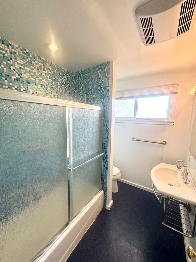Building Photo - Charming Village Home – Steps from Claremo...