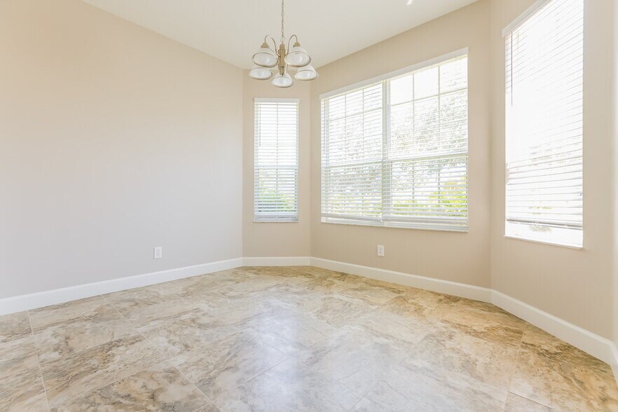 Building Photo - 6126 39th Ct E