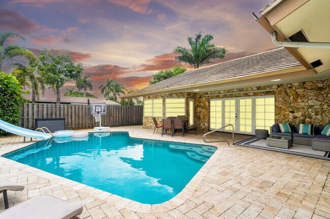 Building Photo - 1006 SE 6th St