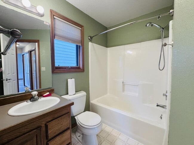 Building Photo - 2153 Alpine Dr