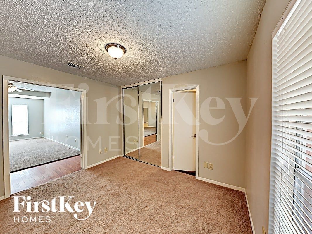 Building Photo - 9311 Wallingham Dr