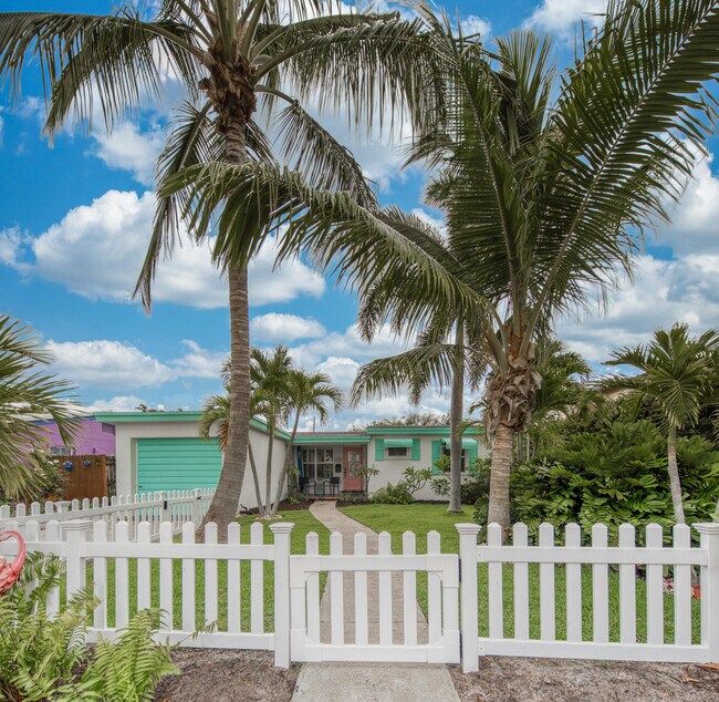 Primary Photo - 1218 N Ocean Breeze