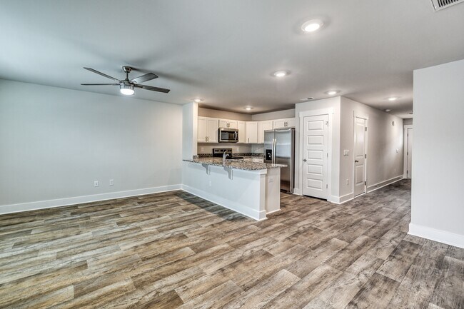 Building Photo - 103 S Grassland Rd