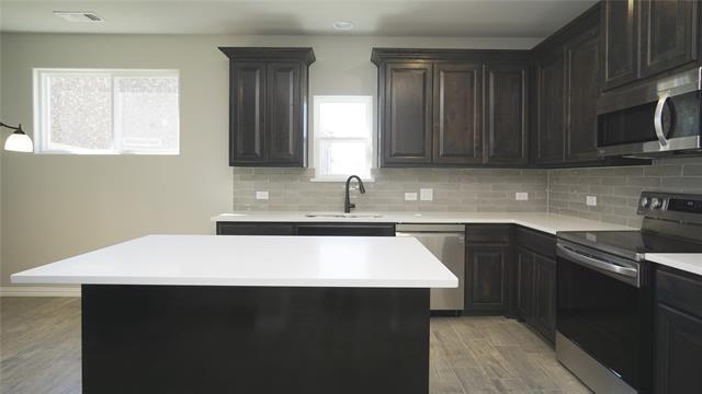 Building Photo - 712 Prairie Creek Dr