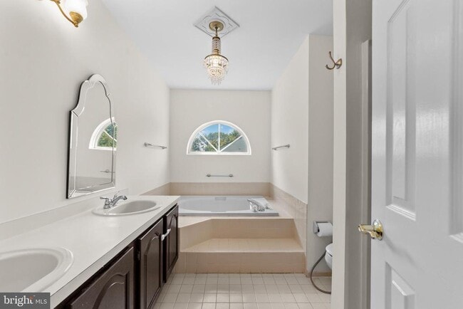Building Photo - 53 Perilli Dr