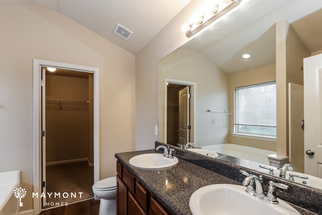 Building Photo - 224 Bandelier Cir